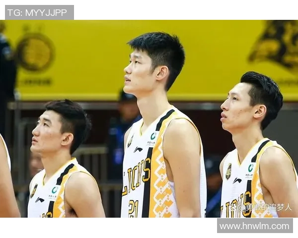 胡金秋：从青涩新秀到篮球明星的成长之路与未来展望