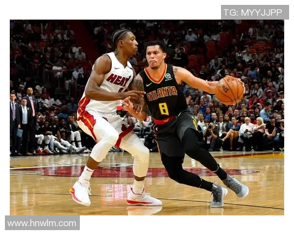 蓝网与勇士激战正酣NBA赛场精彩对决引发球迷热议